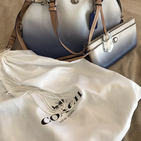 SOLD Authentic Coach Purse - Picture 2 of 12